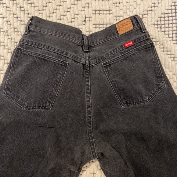 Black woman’s boyfriend jeans size 10 high rise vintage jeans - Picture 2 of 4